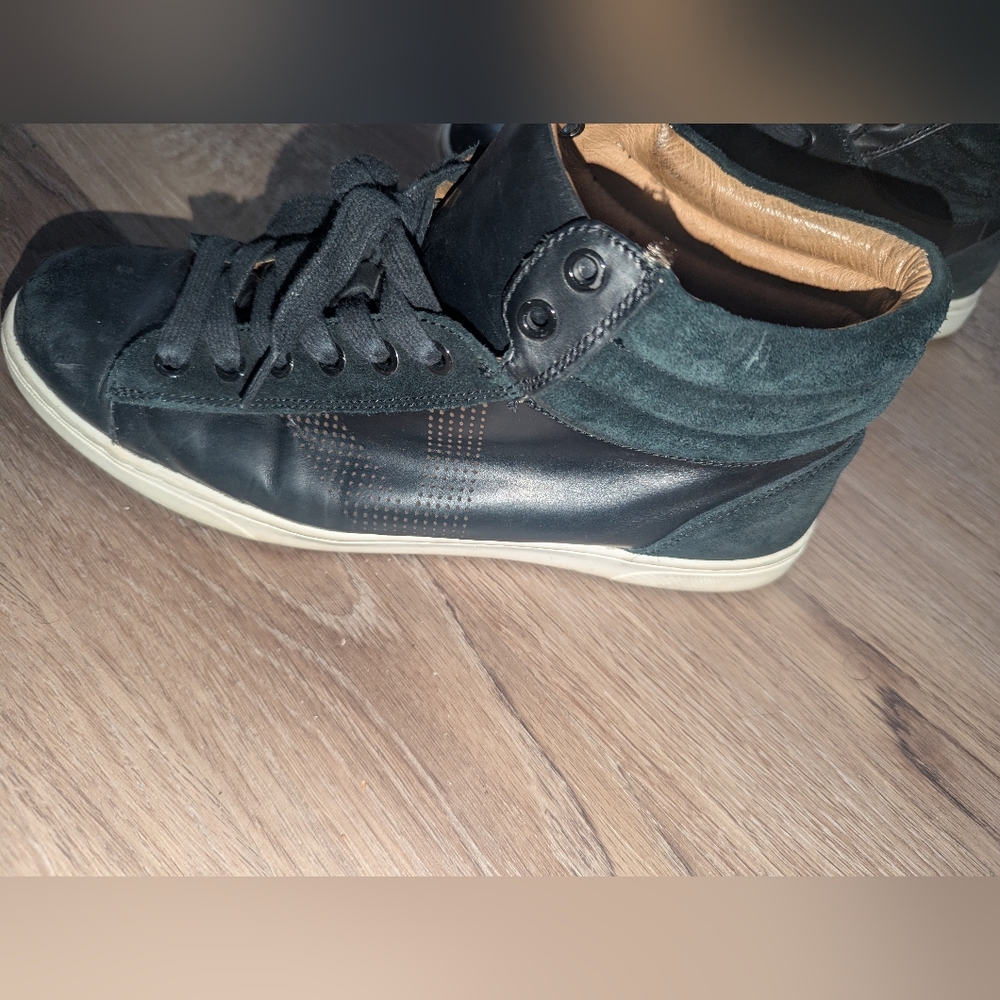 Vionic Black High-Top Sneakers - Picture 3 of 4
